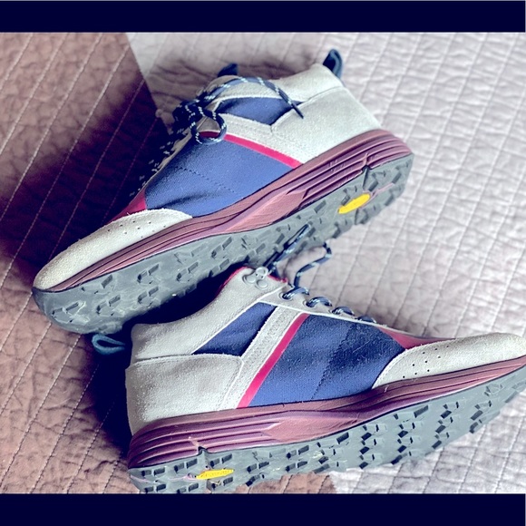 Greats navy, tan, and dark pink low tops, size 10 - Picture 8 of 9